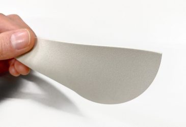 袖あり、素材に厚みと高級感があるカバー<スポンジタイプ>